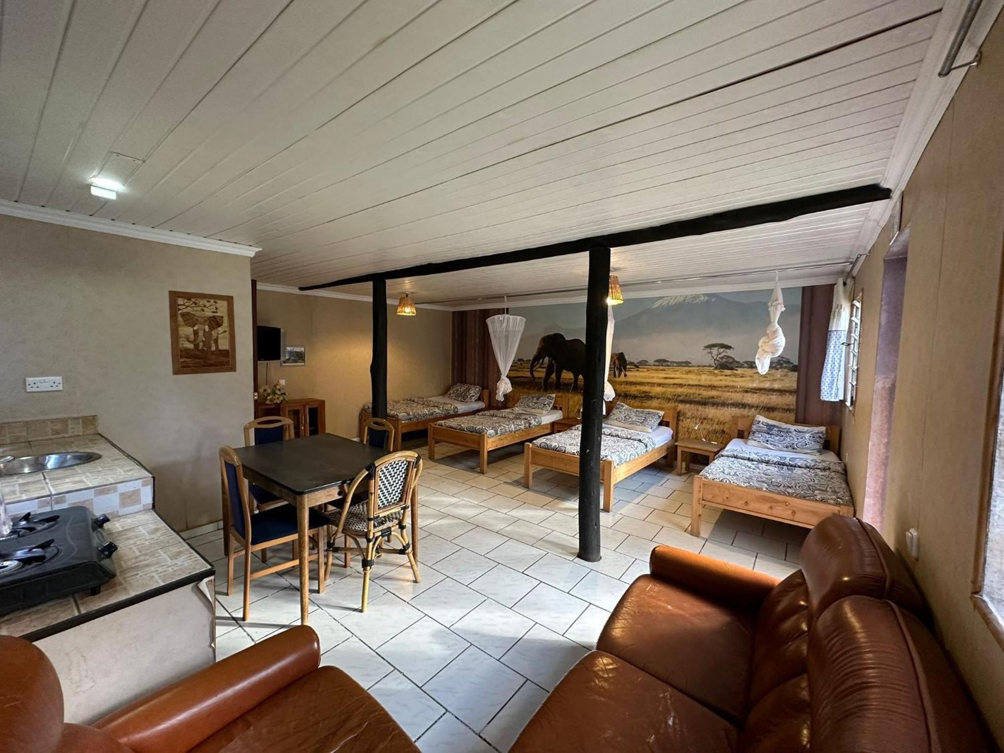 Guesthousejane Villa & Apartments Naivasha Dış mekan fotoğraf