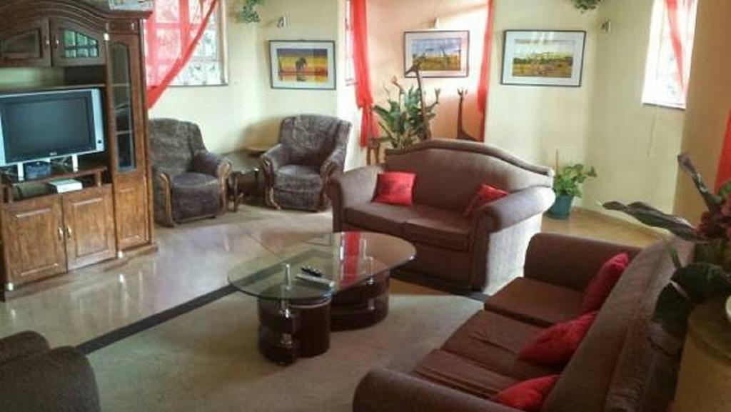 Guesthousejane Villa & Apartments Naivasha Dış mekan fotoğraf